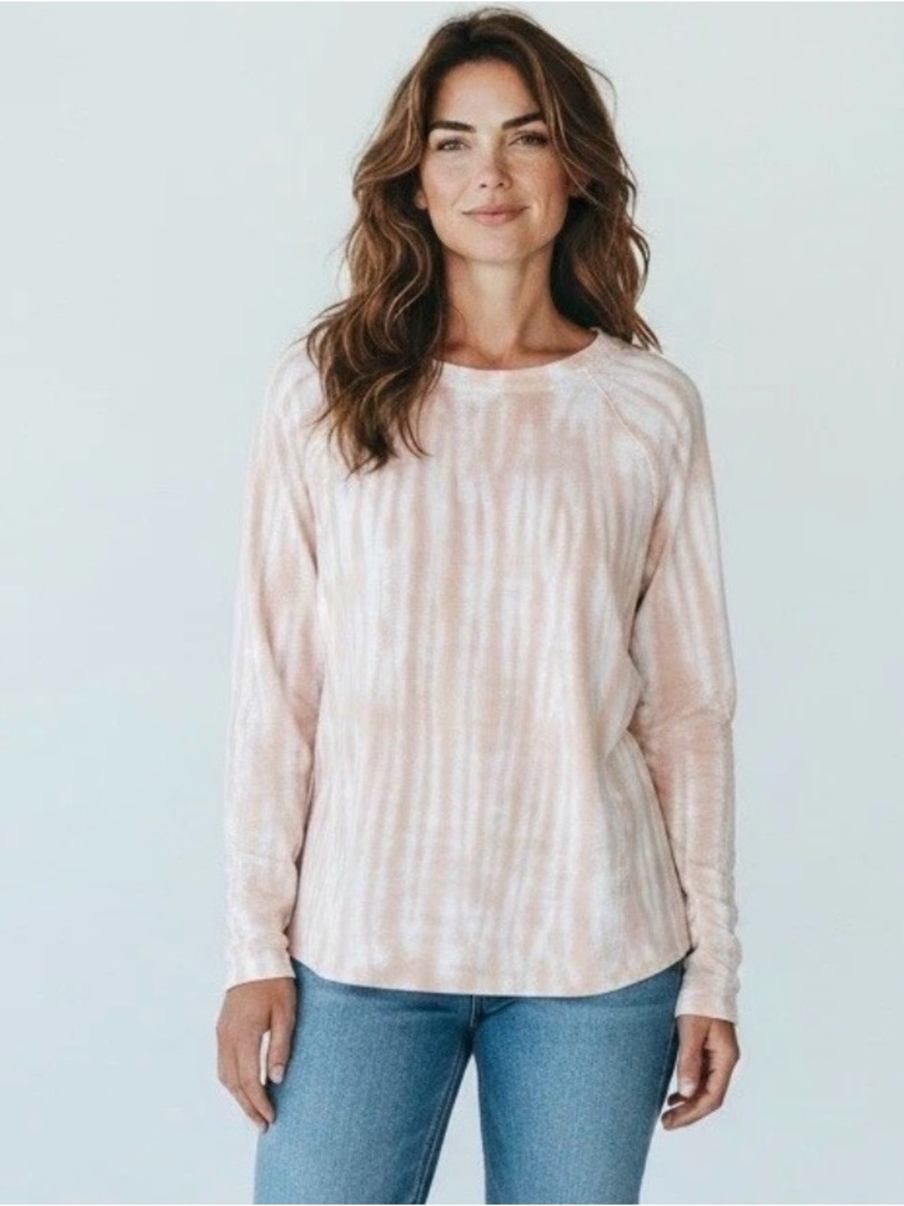 Wallflower, Earthy Tan & Cream Tie-Dye Raglan Pullover - Women’s Med.